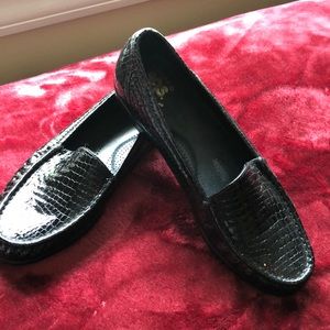 Never worn imitation comfort footbed crocodile loafers